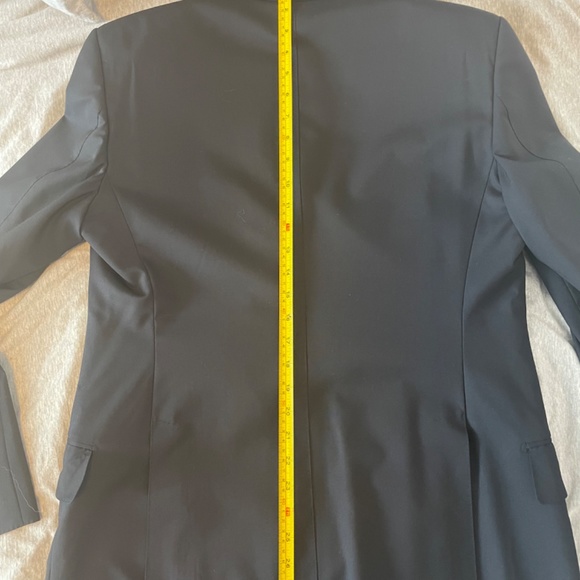 Tom Ford 2 piece dark navy suit - Picture 14 of 16